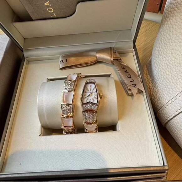 Women's watches - Picture 3 of 4